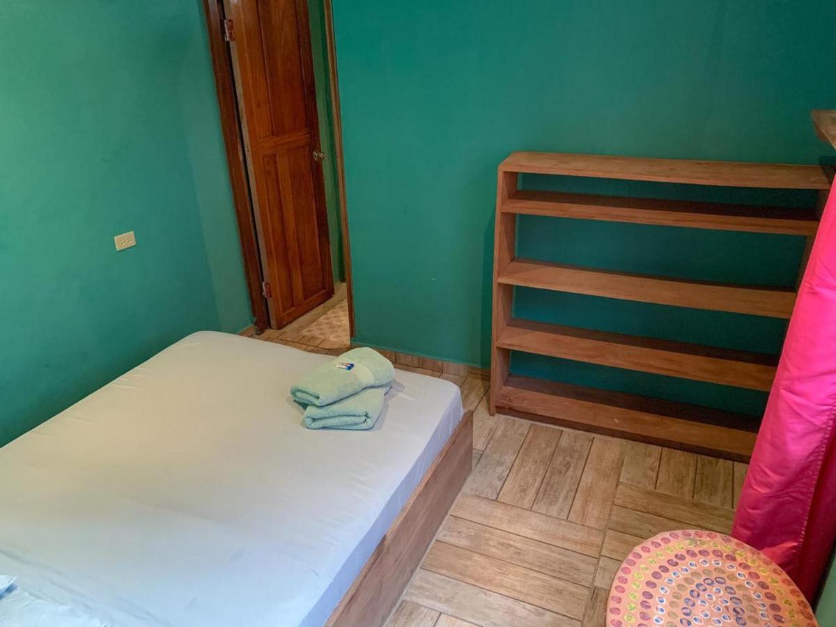 Valerie Emanuel Apartments Bocas del Toro Esterno foto