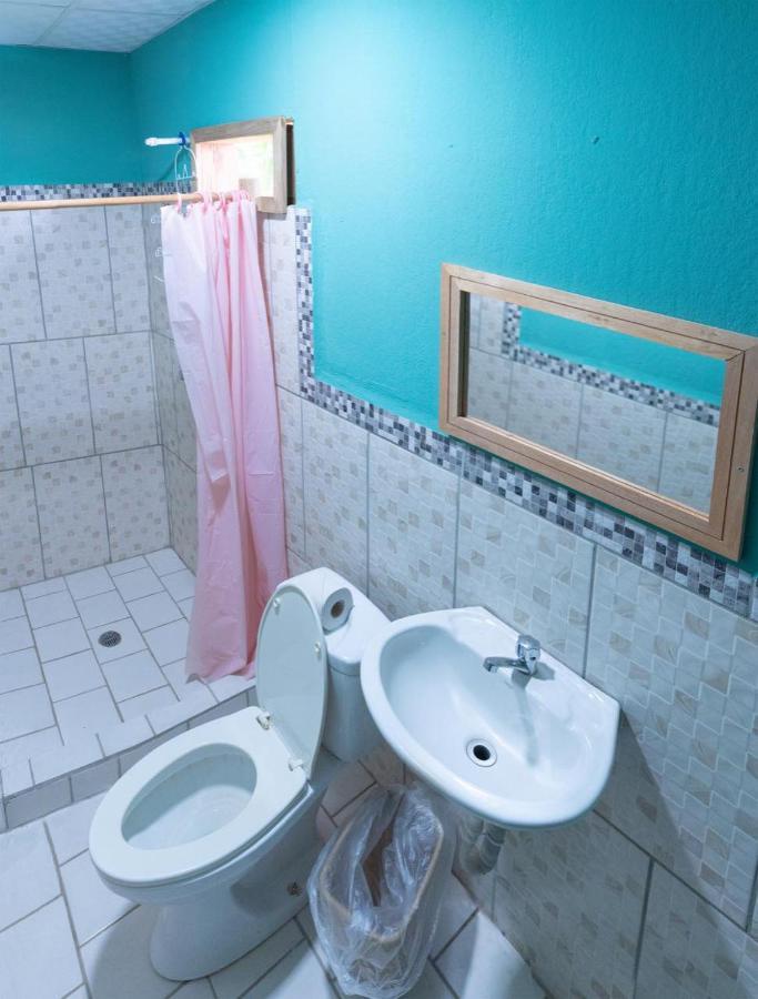Valerie Emanuel Apartments Bocas del Toro Esterno foto