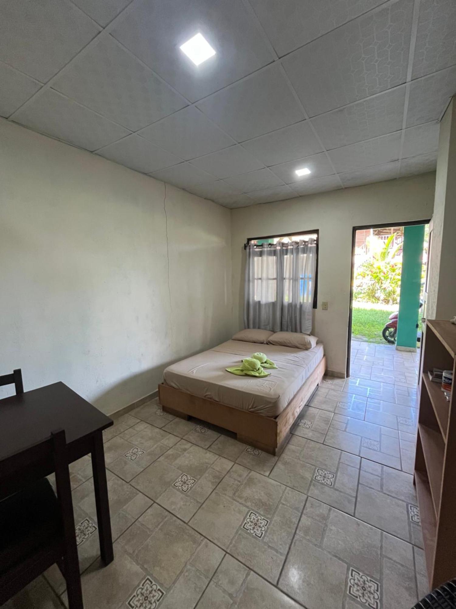 Valerie Emanuel Apartments Bocas del Toro Esterno foto