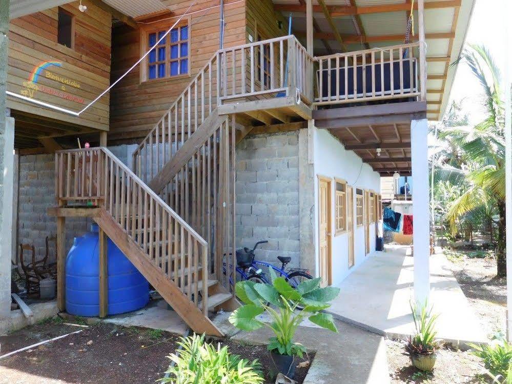 Valerie Emanuel Apartments Bocas del Toro Esterno foto